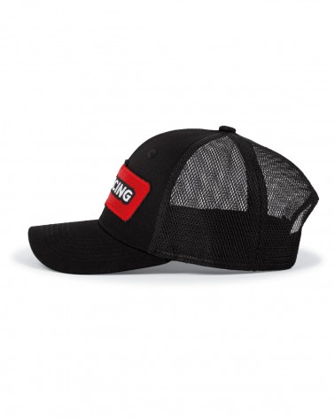 Cappello da baseball Trucker con toppa nera e rossa - lato sinistro